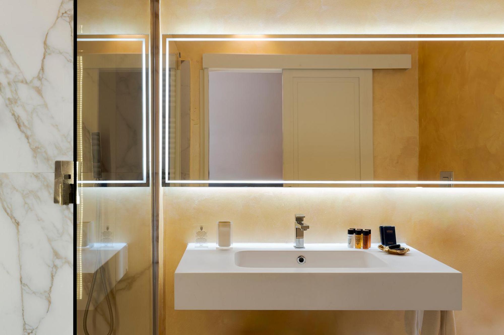 Hotel Palazzo Arone Dei Baroni Di Valentino Palermo Habitación foto